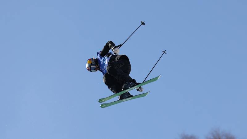 FIFA年度最佳男足教练候选：恩里克、斯洛特、弗里克在列（FIFA年度最佳男足教练候选名单出炉：恩里克、斯洛特、弗里克入选）