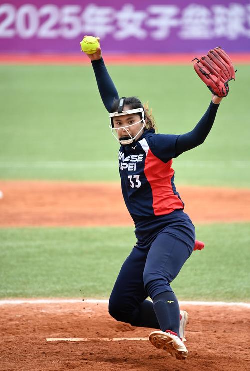 梅西：我向瓜迪奥拉学习到了很多，他改变了整个英超的踢法（梅西：我从瓜迪奥拉身上获益良多，他革新了英超的踢法）