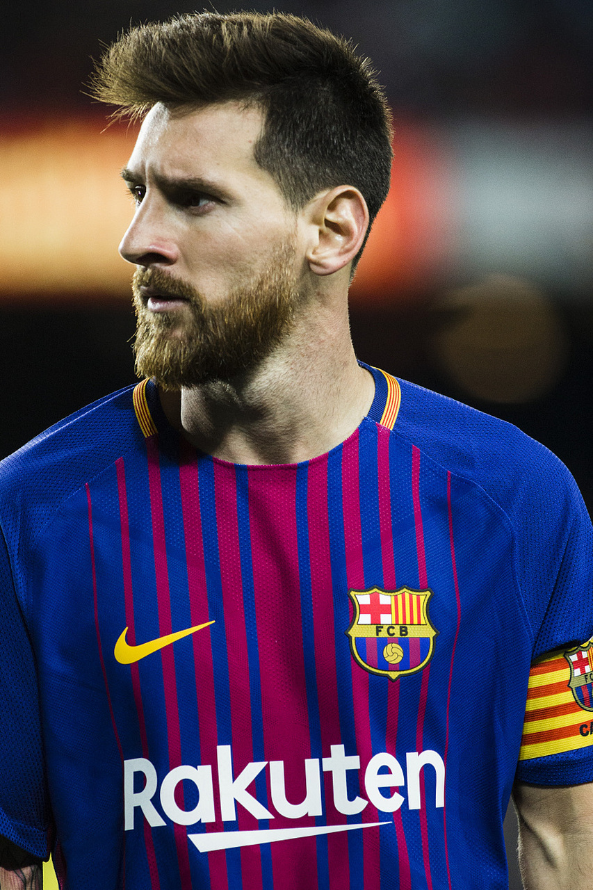 记者：丘库埃梅卡本人很想回到多特，但后者对其伤病史有顾虑（记者：丘库埃梅卡盼重返多特，多特担心其伤病史）