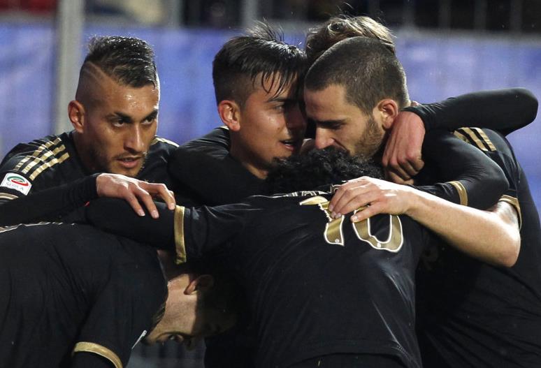 记者：哥甲中场萨缅托满意铁人的报价，目前仅需协商转会事宜（记者：哥甲中场萨缅托已认可铁人报价，转会仅待细节谈妥）