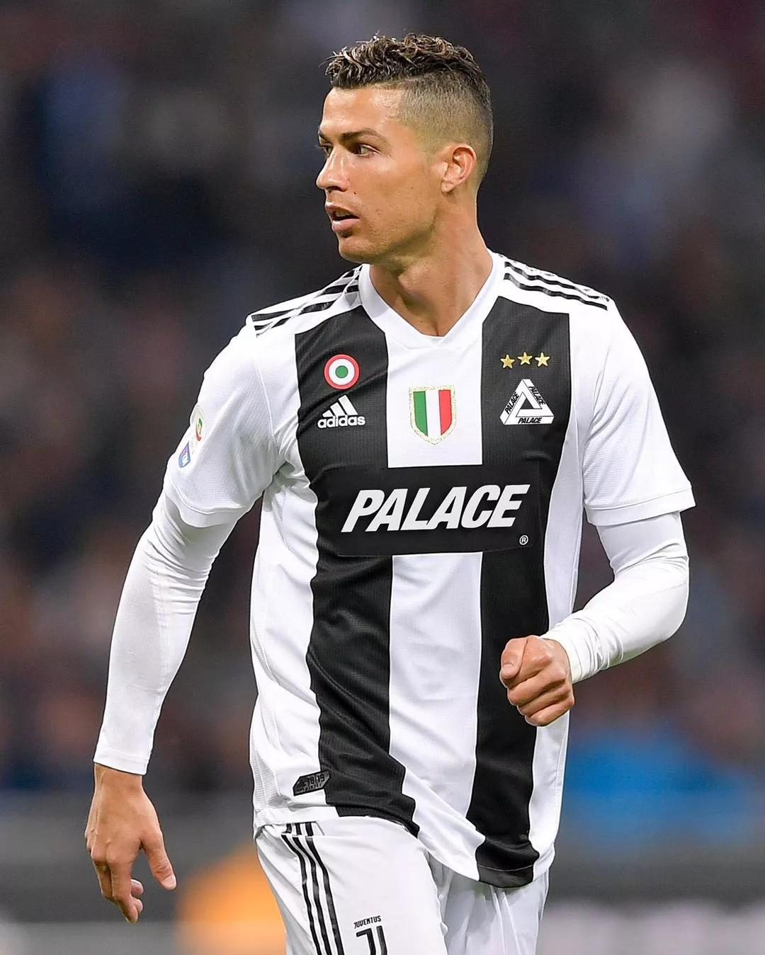 詹姆斯谈马克西：他简直太棒了，比起球技我更欣赏他这个人（詹姆斯盛赞马克西：球技出色，更打动我的是他的为人）