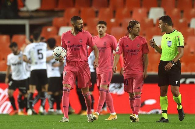 中超转会市场大变动！三笔重大交易同时曝光，深圳大连国安成最大赢家（中超转会风云突变：三笔重磅交易齐曝光，深圳、大连、国安成最大赢家）